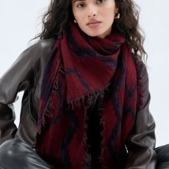 Aritzia Wilfred Blanket Scarf - Picture 11 of 16
